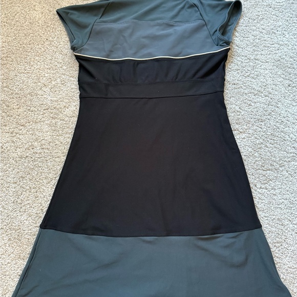 Nike Women's Dri-Fit Two-Tone Tennis Dress - Picture 2 of 3